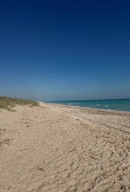 Der Eighty Mile Beach gehört zu den schönsten Stränden Australiens