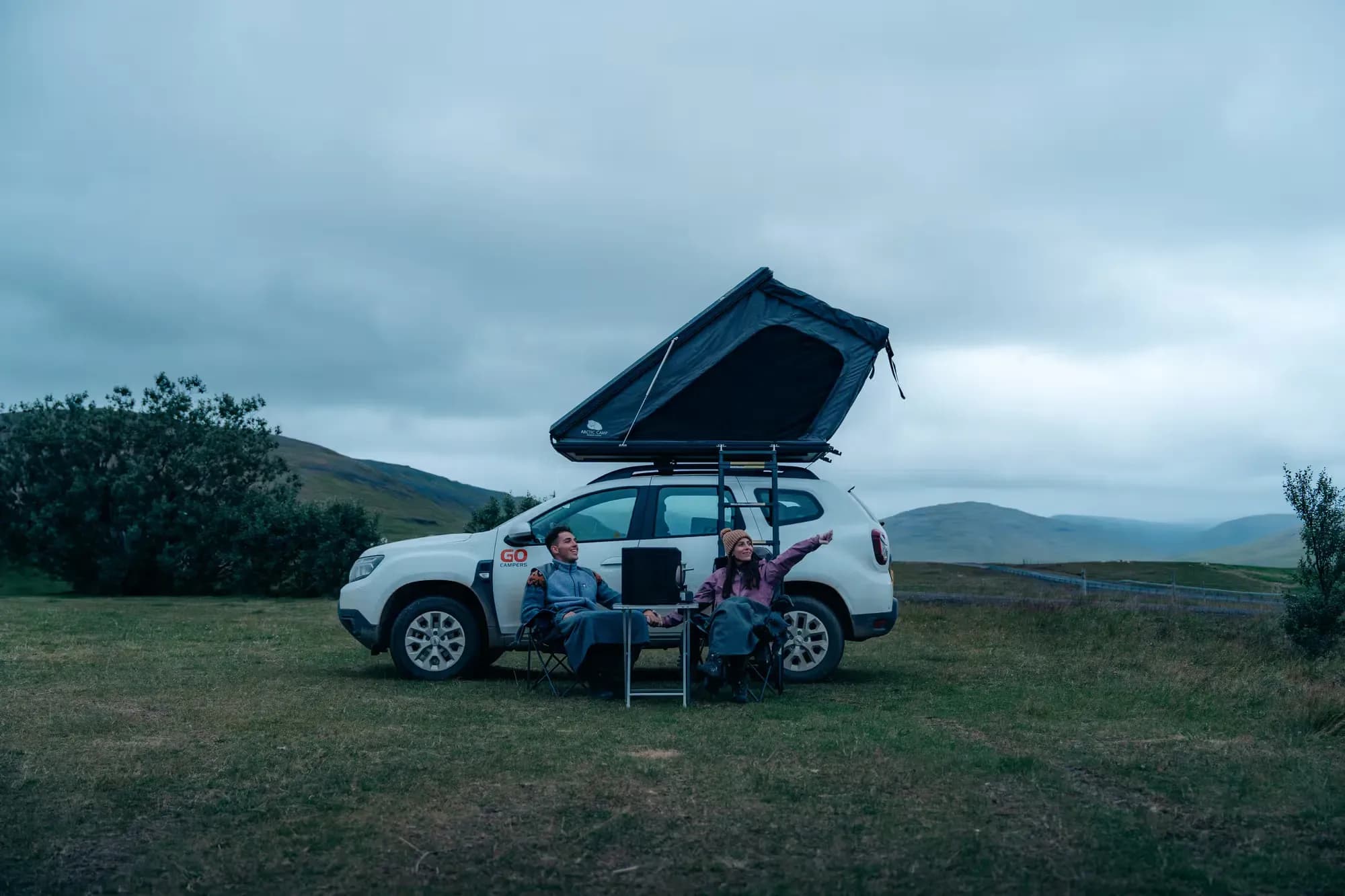 4x4 allrad TOP Camper 2 pax, 2 Personen, Dachzelt, Camper mieten Island