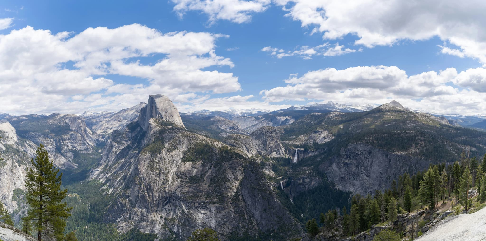 Aussicht auf den Half Dome vom Glacier Point