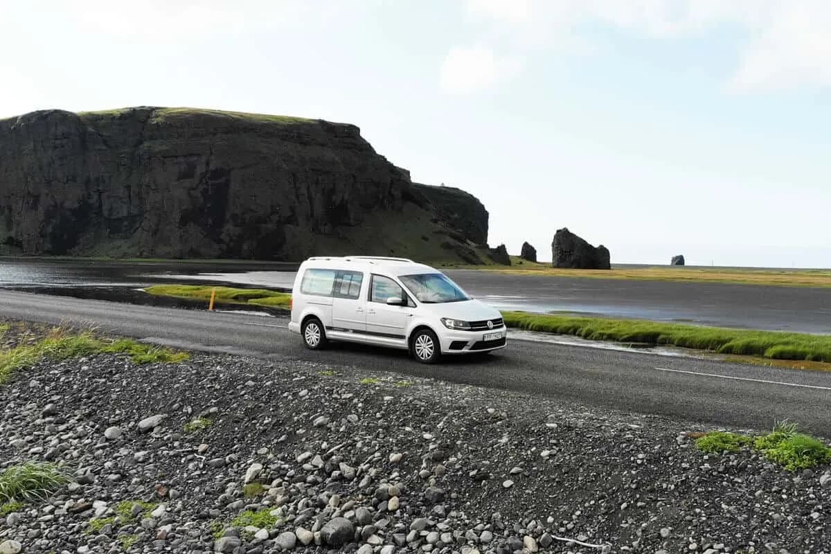 VW Caddy Camper (Manual)