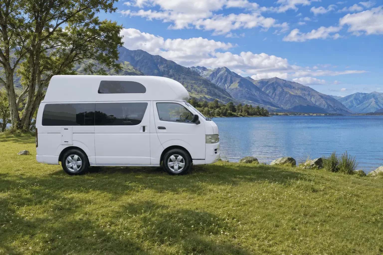 Den Euro Escape von Euro Campers in Neuseeland günstig über die CamperOase mieten.