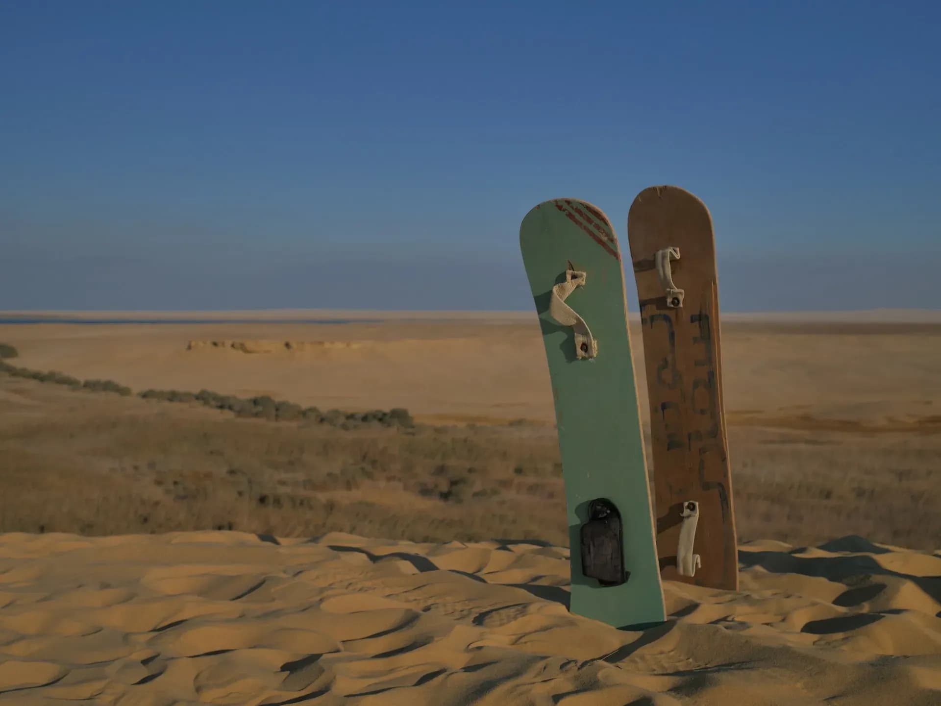Auf der Dragon Dune in Vleesbaai könnt ihr sandboarden.